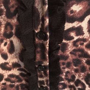 East5th woman’s sweater